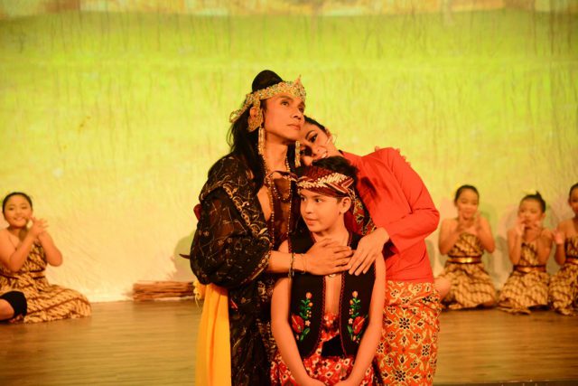 Cindelaras Oleh Banyumili, Sanggar Matara dan JSSPA, Minggu 12 Juni 2016 Pukul : 15.00