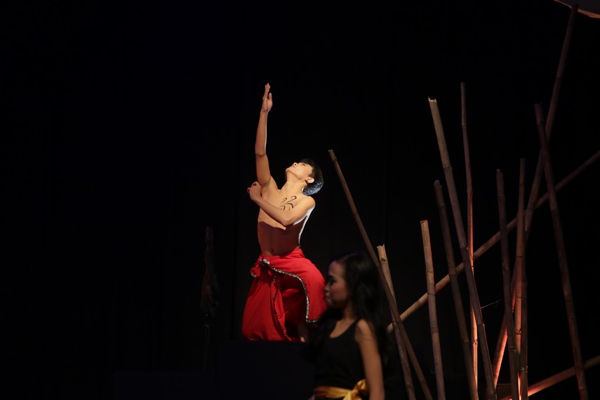 Koreografi Drama Wayang Swargaloka menggabungkan unsur tari tradisi dan modern