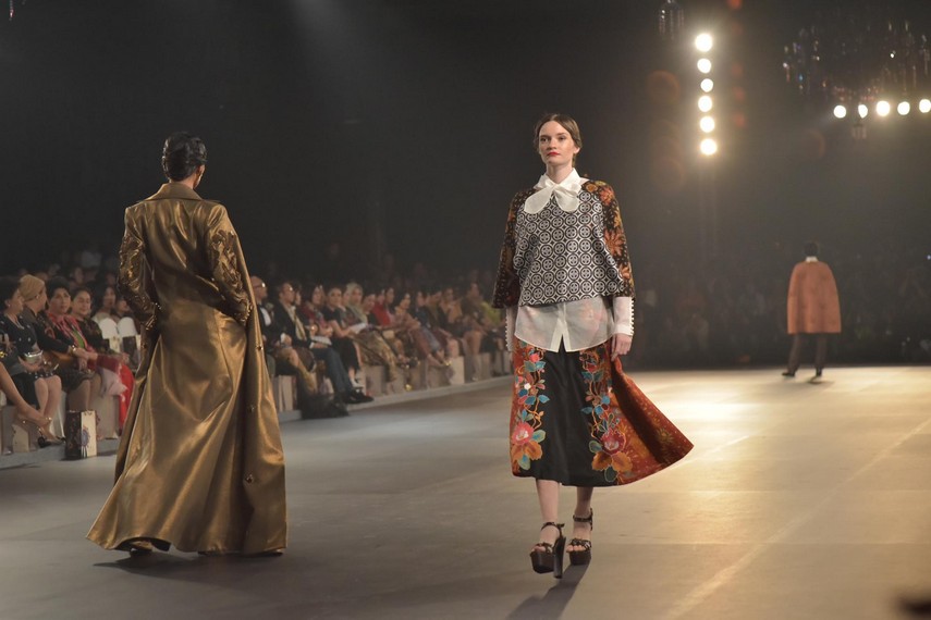 Kegiatan Fashion Show Balijava Koleksi Batik Kudus