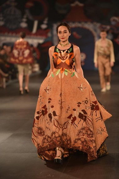 Kegiatan Fashion Show Balijava Koleksi Batik Kudus