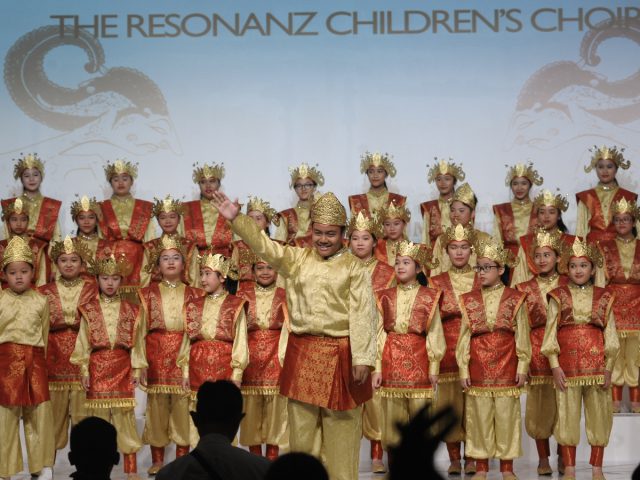 Harumkan Nama Indonesia di Kompetisi Internasional, The Resonanz Children’s Choir dan Batavia Madrigal Singers Tampil Memukau di Amerika Serikat dan Eropa