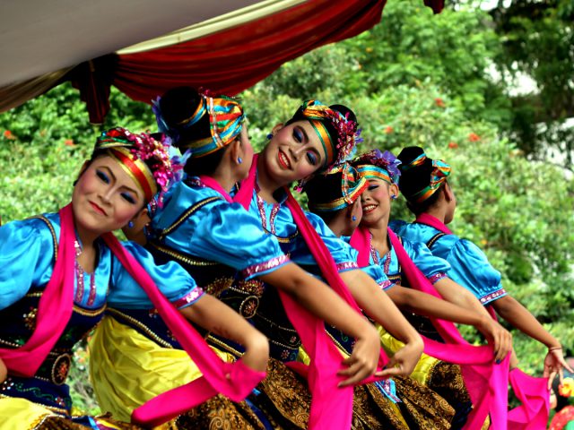Jakarta Dance Carnival 2016, Let Me Dance – Biarkan Aku Menari
