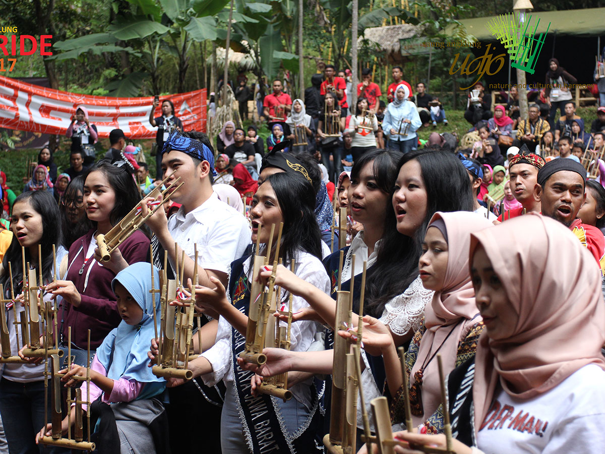 kegiatan-angklung-pride-7-tahun-2017.jpg