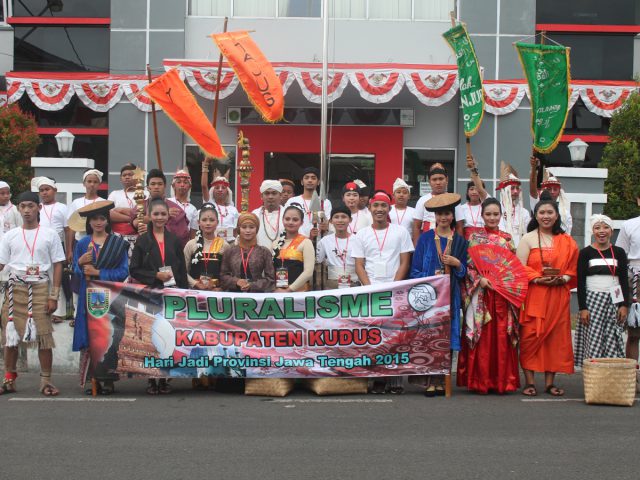 Parade Seni Budaya Hari Jadi Propinsi Jawa Tengah Tahun 2015