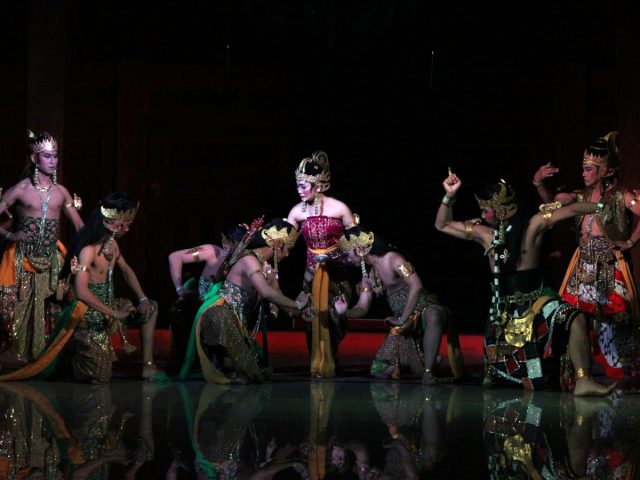 Pertunjukan Wayang Orang Berjudul ”Pandu Dewanata”