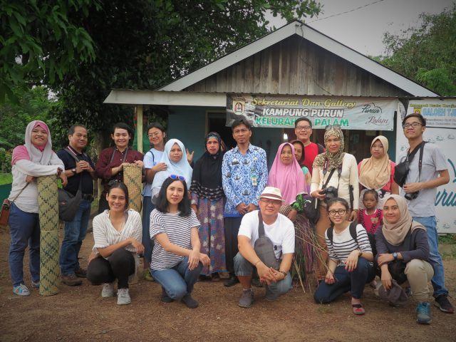 (Re)kreasi : traveling, writing, dan photography