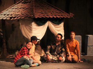 Teater Lingkar Janji Mempersembahkan Lakon “Leng”