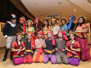 Teater Sendiri Jakarta mempersembahkan pertunjukan berjudul Arung Palakka