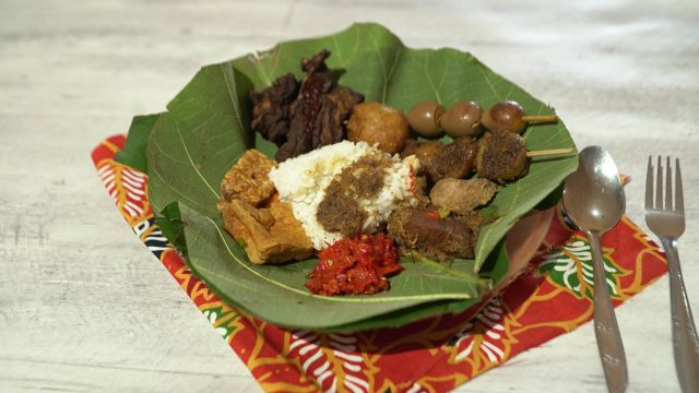 Nasi Jamblang, Sajian Khas Cirebon yang Bersejarah