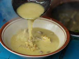 Empal Gentong, Sajian Akulturasi Khas Cirebon