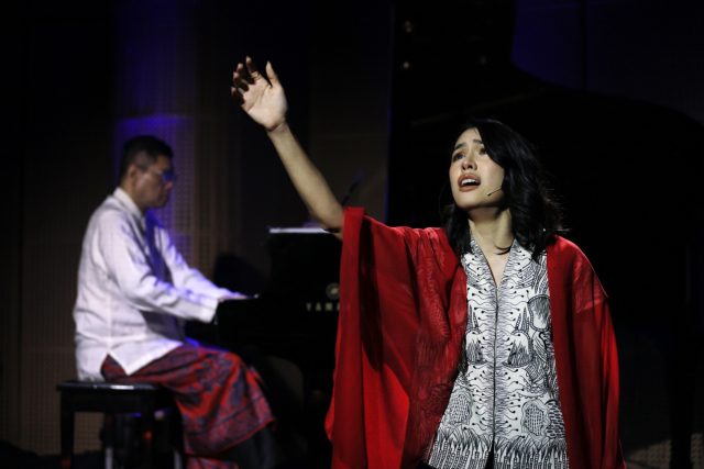 ”Sajak dari Ruang Juang” oleh Ananda Sukarlan, Mariska Setiawan dan Maudy Koesnaedi, 17 Agustus 2024