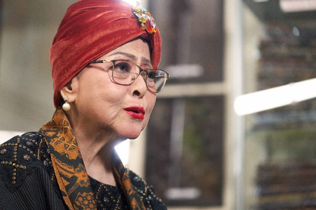 Waldjinah: Ratu Keroncong dan Kiprahnya dalam Merawat Batik