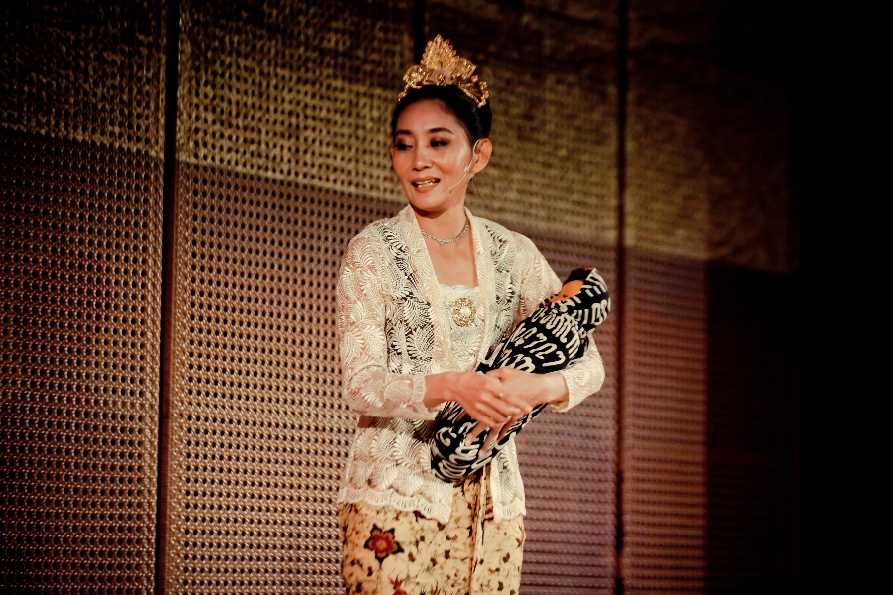 191025_GIK_NYAI HARIRI-0166-resized-to-1800x1200